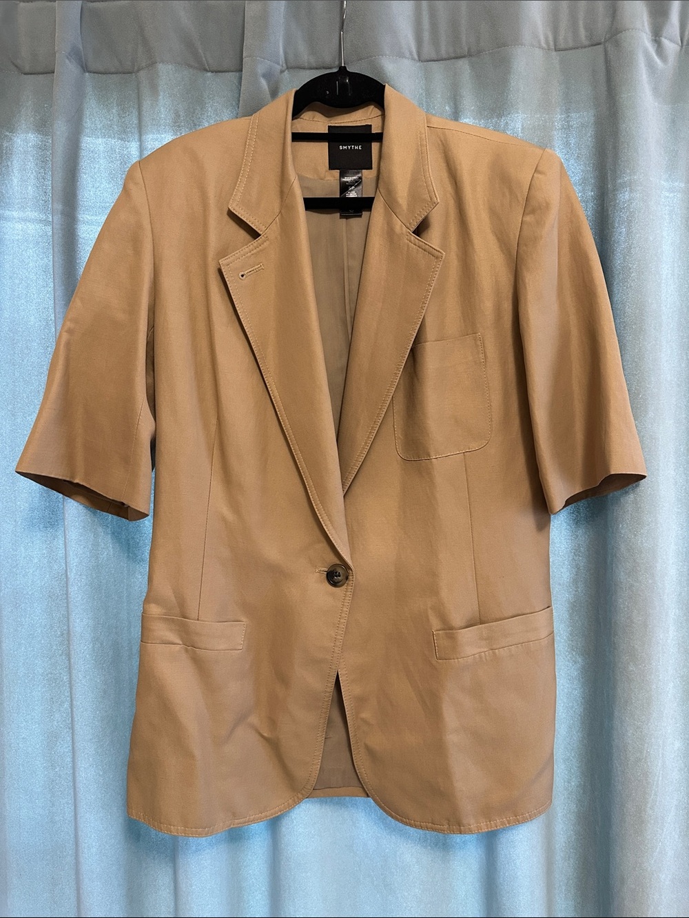 Smythe Short-Sleeve Over Sized Blazer in Khaki- size Small